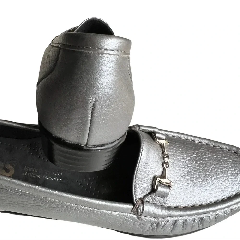 SAS metallic silver